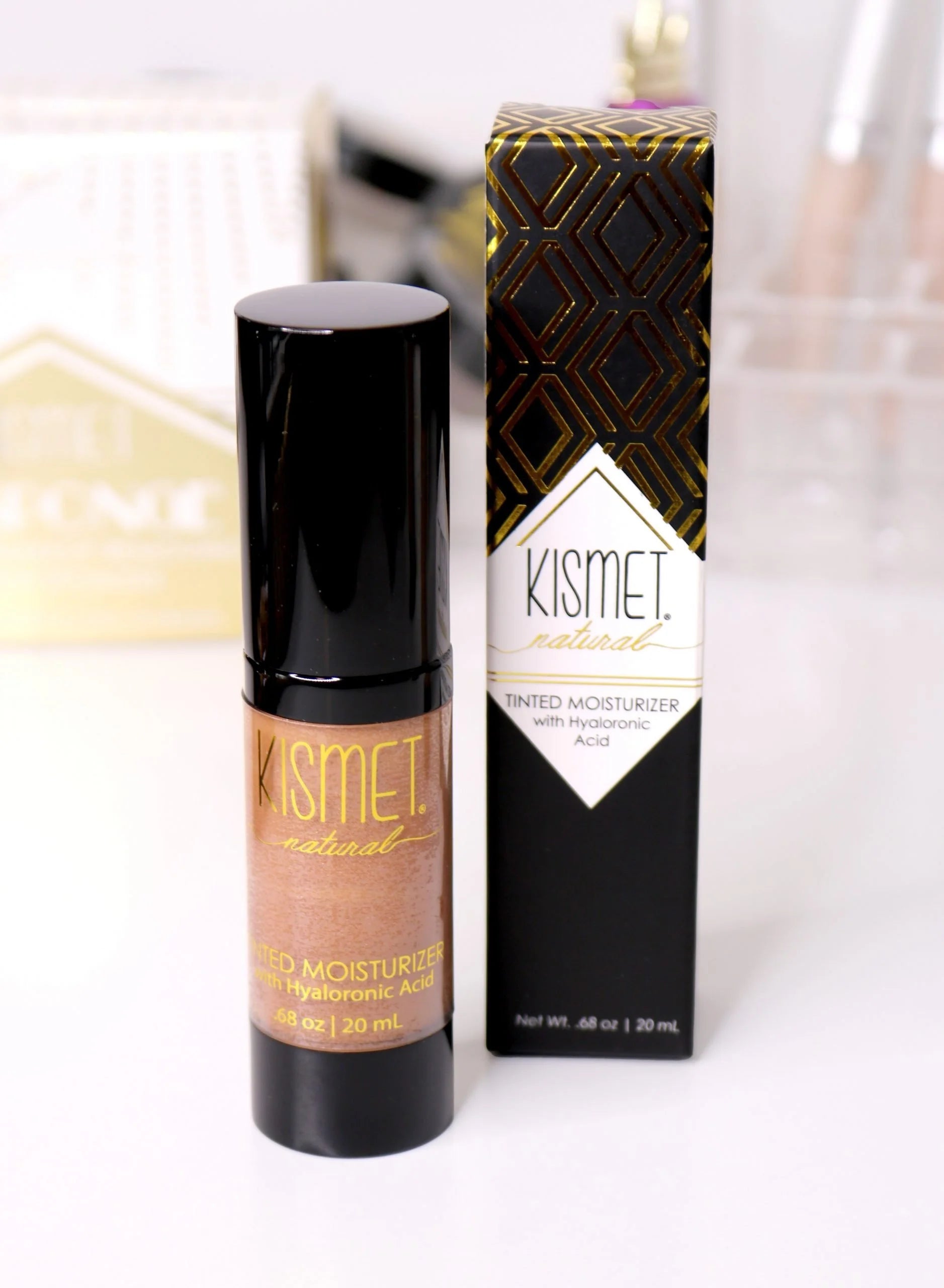 Natural Tinted Moisturizer With Hyaluronic Acid