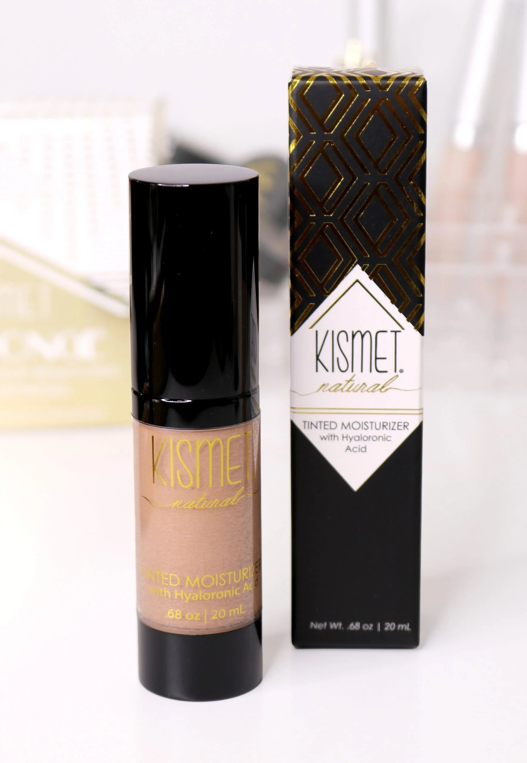 Natural Tinted Moisturizer With Hyaluronic Acid